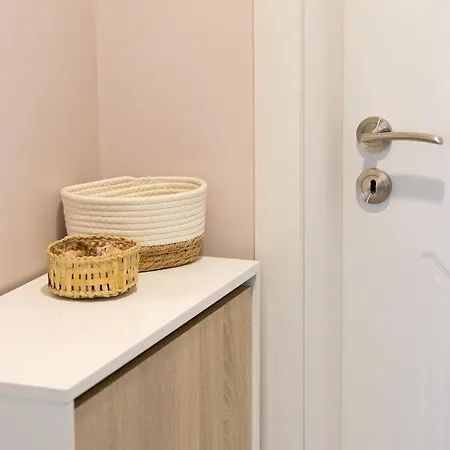 Krisia By Rv Apartments - Free Parking 아파트