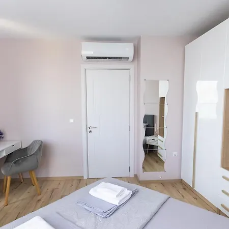Krisia By Rv Apartments - Free Parking