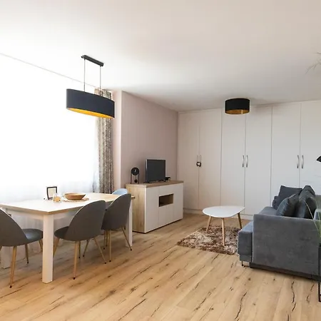 Krisia By Rv Apartments - Free Parking Варна